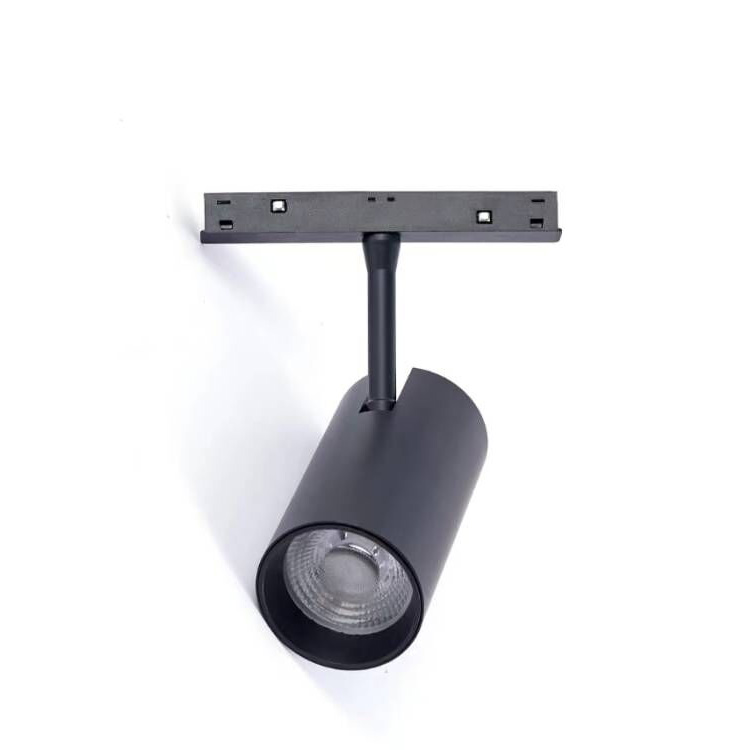 Hoe verbetert een 20 mm magnetische spoor spotlight de lichtprestaties?